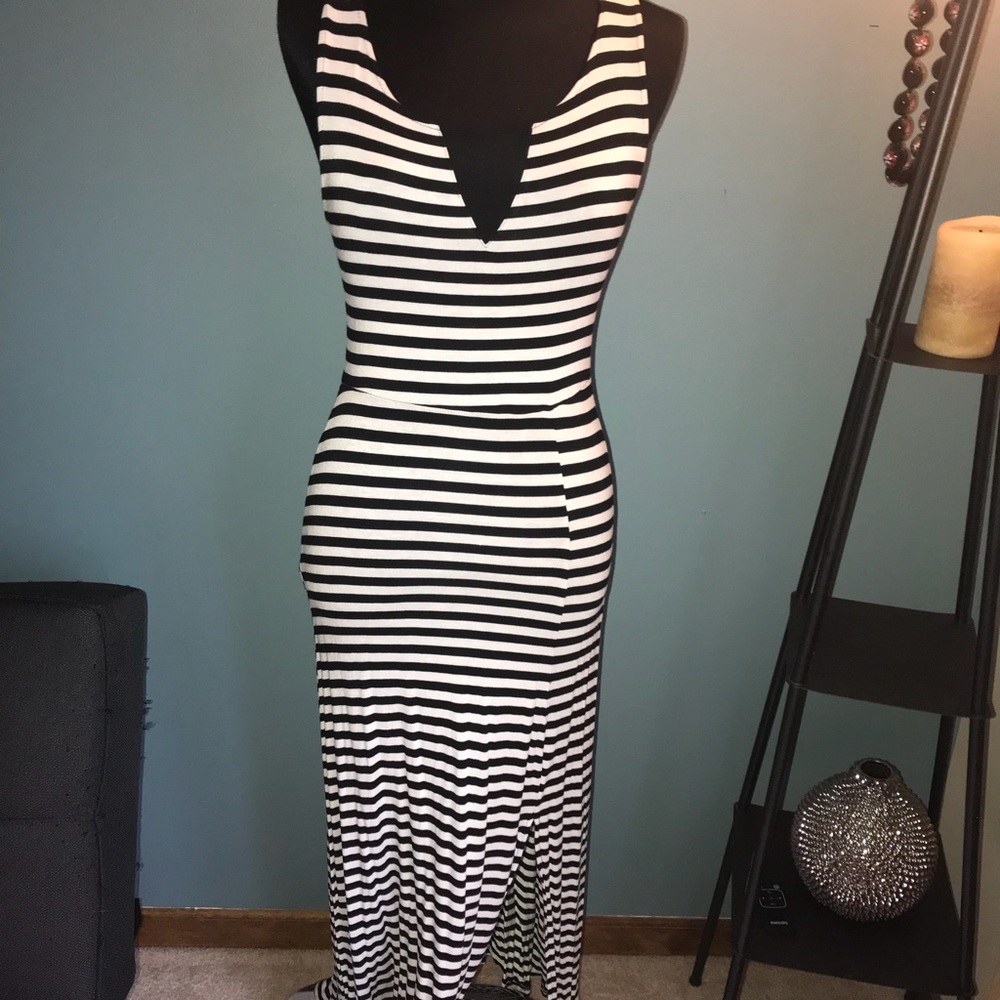 Beautiful fitted maxi!